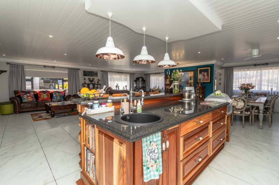 4 Bedroom Property for Sale in Monte Christo Western Cape